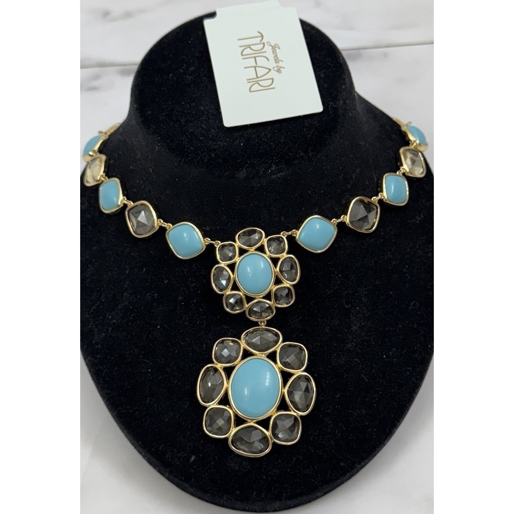 Trifari Faux Robins Egg Turquoise Cluster W/‎ Rhinestones Necklace Signed NWT